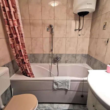 アパート Tonka ムリニ